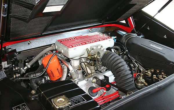 1988 フェラーリ 328 GTB エンジン