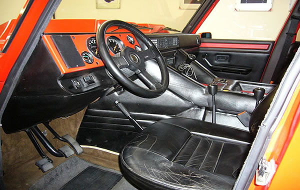 1989 ランボルギーニ LM002（チーター） 内装