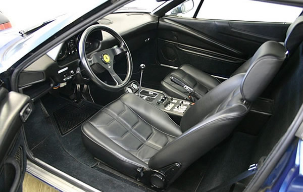 1985 フェラーリ 308 クアトロバルボーレ 内装