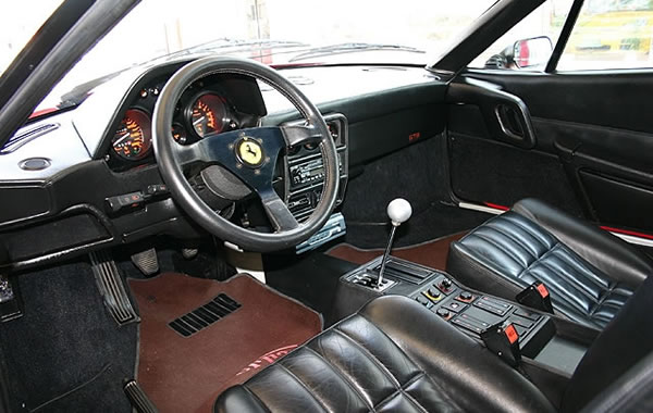 1988 フェラーリ 328 GTB 内装