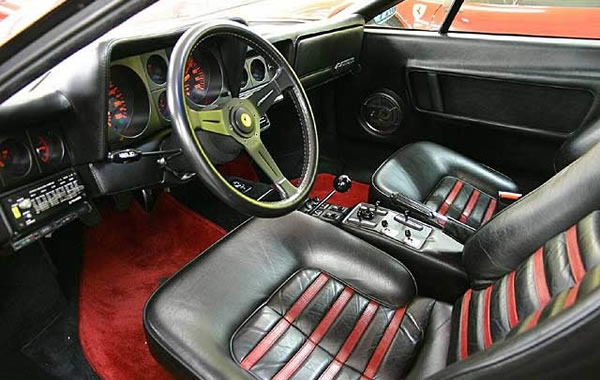 1983 フェラーリ 512BBi 内装